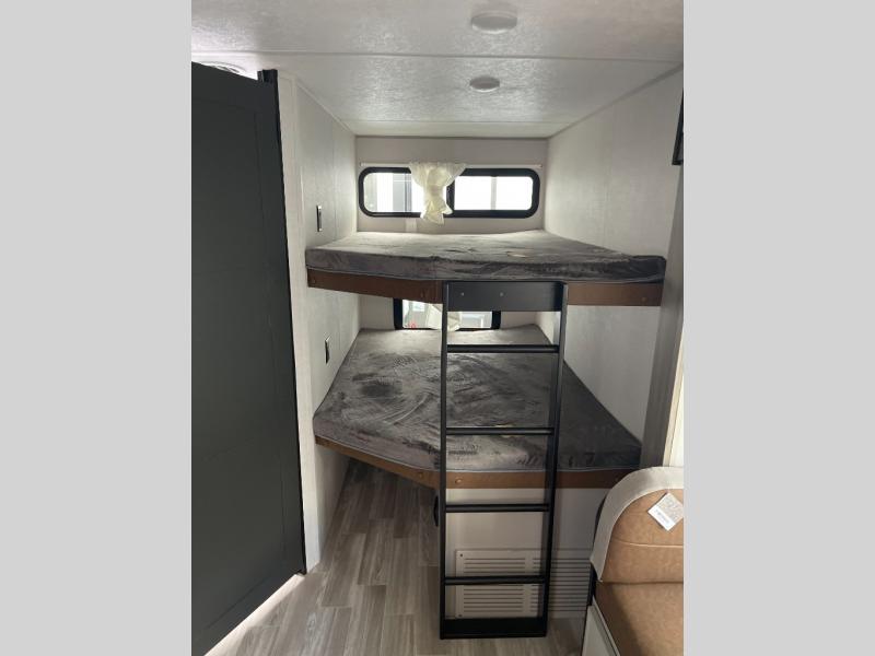 FOREST RIVER RV VIBE 26BH